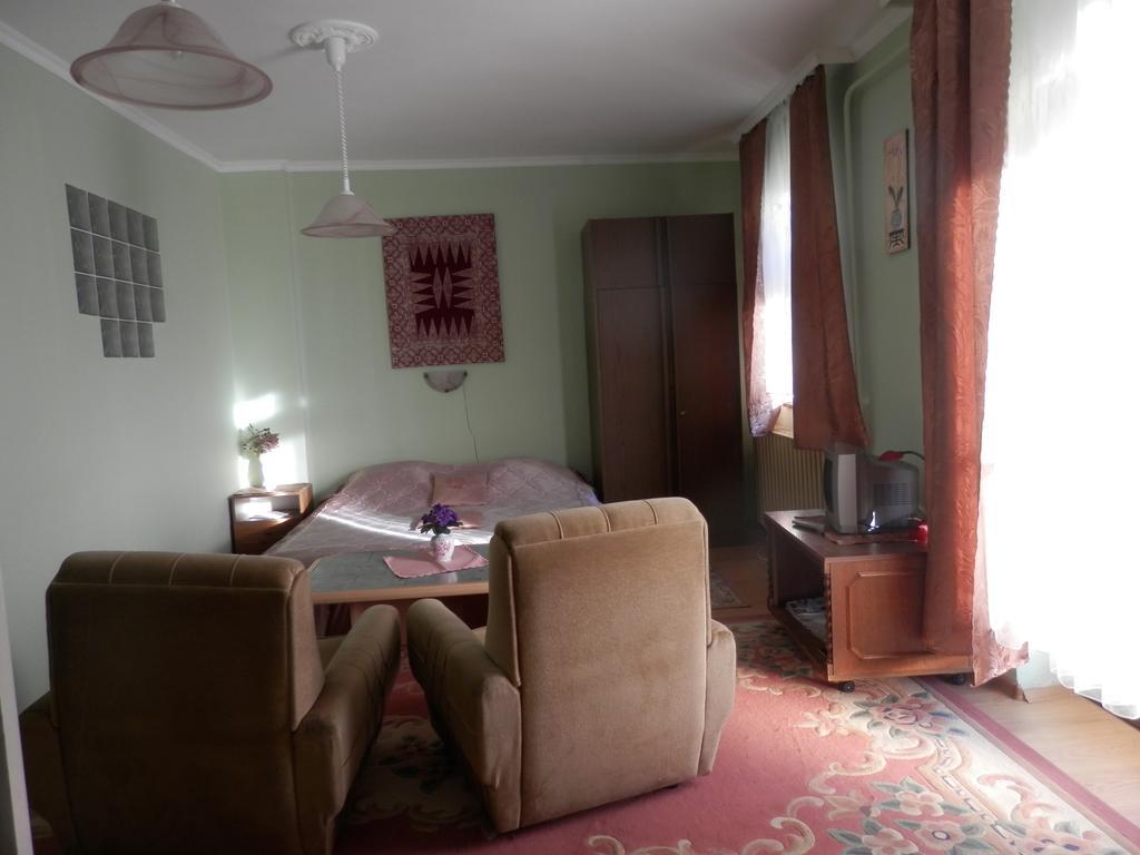 Hotel Apartman Napsugar Vendeghaz Erlau Exterior foto